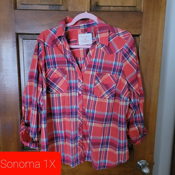 LOT OF PLUS SIZE CLOTHING - Picture 4 of 16